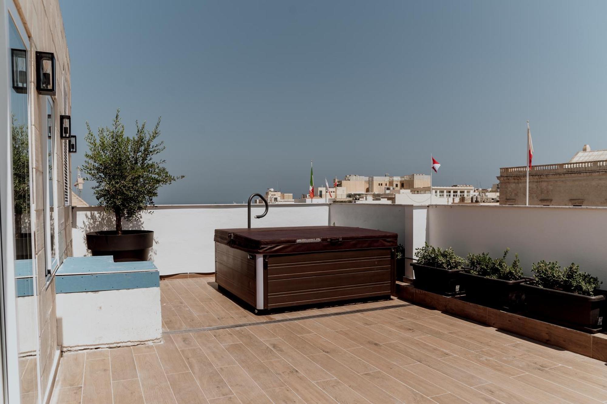 King Charles Hotel Валетта Экстерьер фото